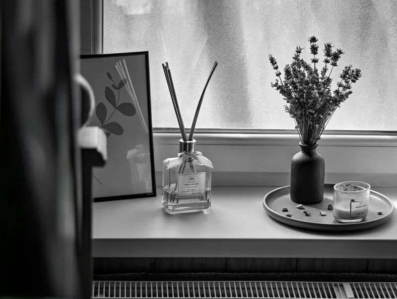 L'anima olfattiva della casa: scegliere profumi e fragranze per abitare con tutti i sensi