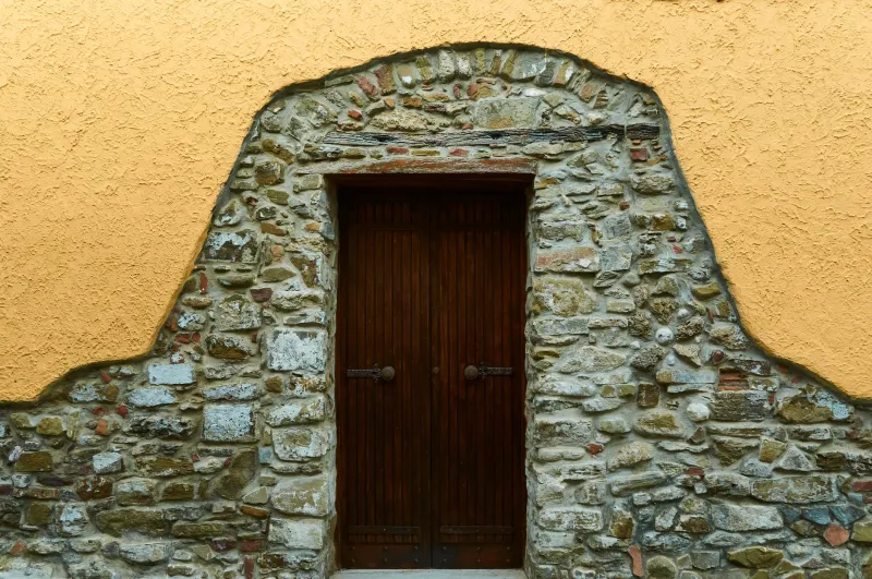 Aria viva tra le mura: i materiali naturali che trasformano la casa in un ambiente sano e consapevole